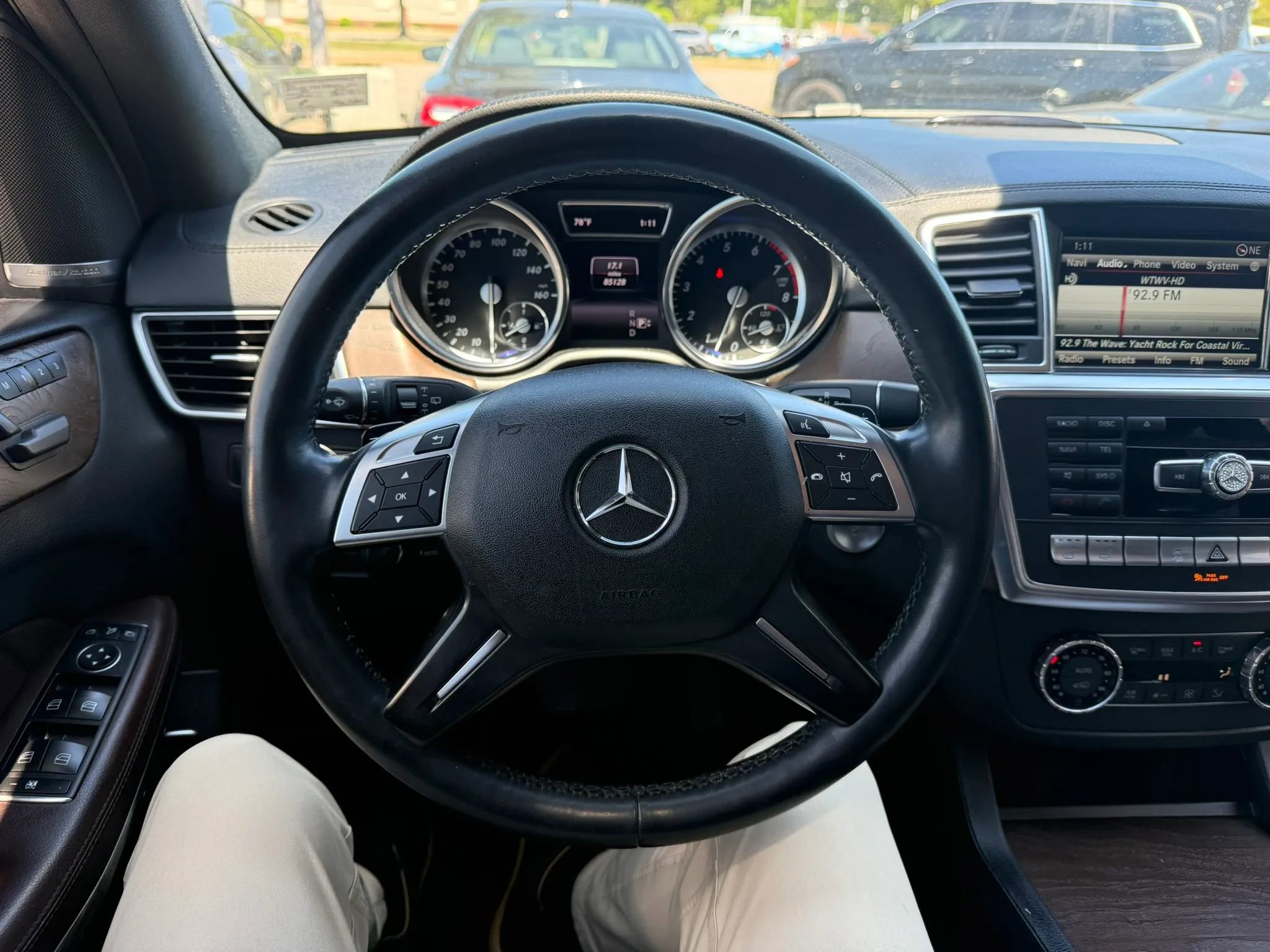 Used 2015 Mercedes-Benz GL 550 4MATIC image 10