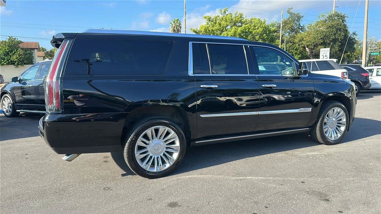 Used 2016 Cadillac Escalade ESV Platinum AWD/4WD image 10