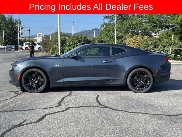 Used 2021 Chevrolet Camaro LT w/ Technology Package RWD image 2