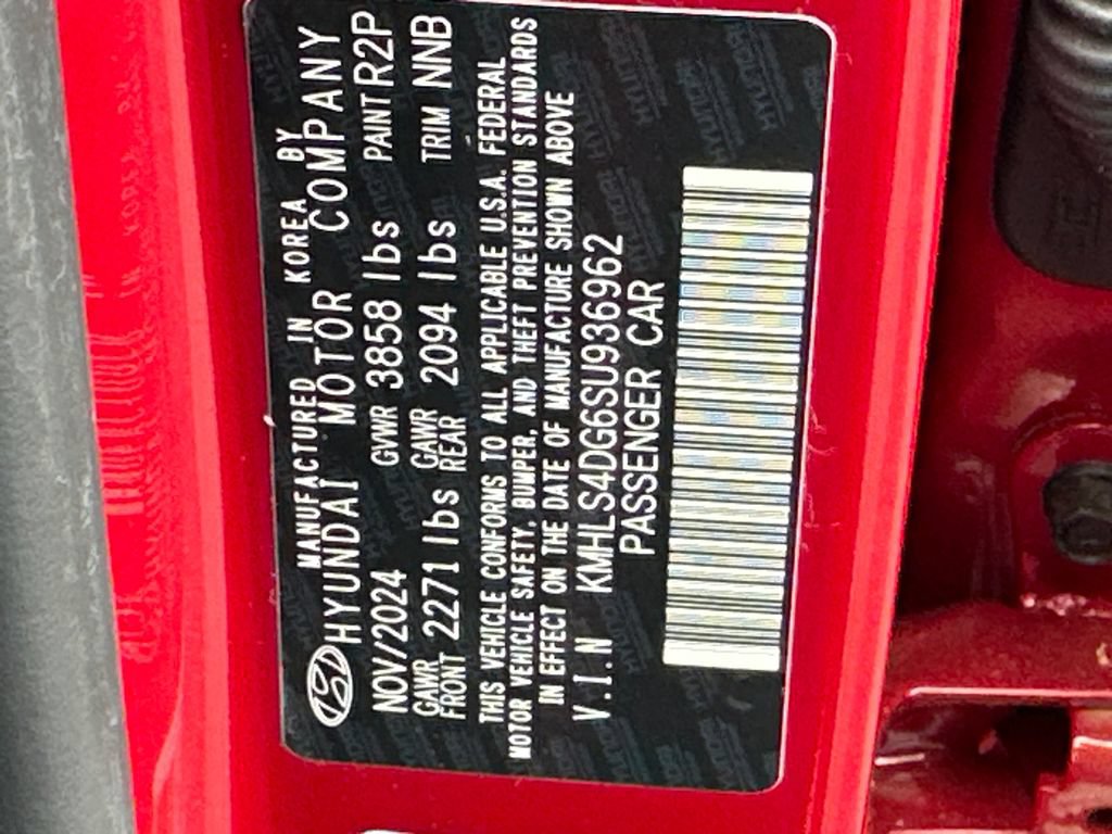 New 2025 Hyundai Elantra SEL FWD image 37