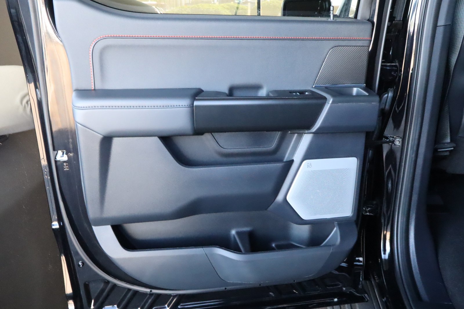 Used 2025 Ford F150 Raptor AWD/4WD image 38