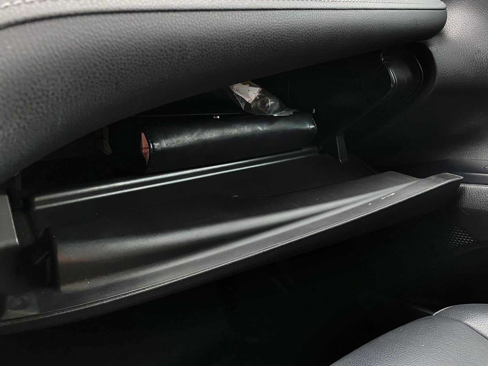 Used 2020 Toyota Camry SE FWD image 19
