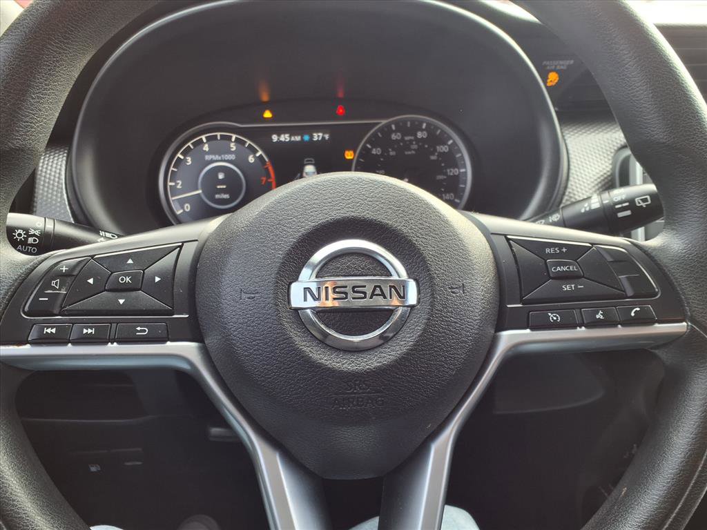 Used 2018 Nissan Kicks SV image 12