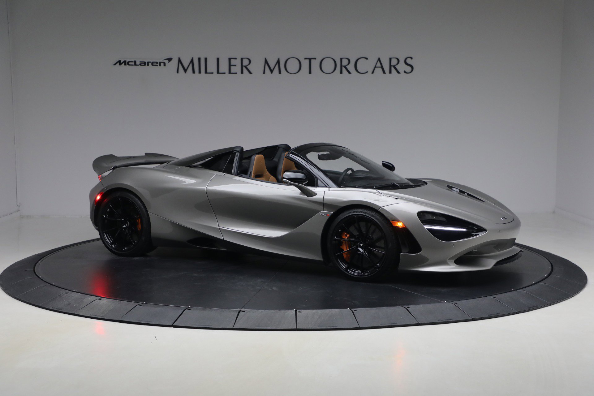 Used 2025 McLaren 750S Spider image 10