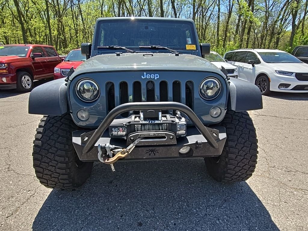 Used 2015 Jeep Wrangler Unlimited Rubicon w/ Connectivity Group image 12