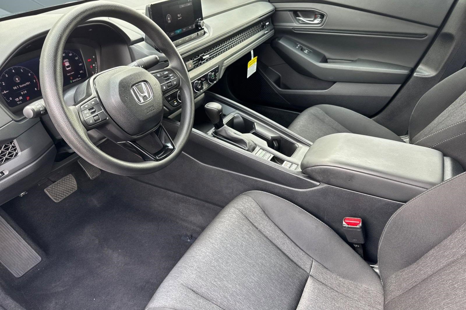 Used 2023 Honda Accord EX image 4