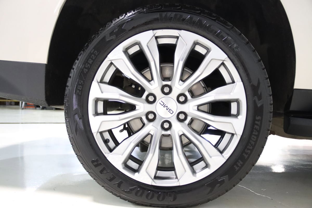Used 2023 GMC Yukon XL SLT w/ SLT Premium Package AWD/4WD image 95
