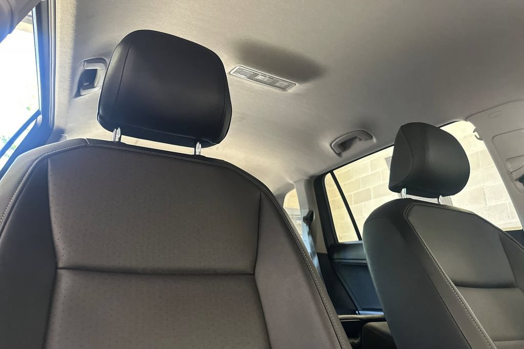 Used 2019 Volkswagen Tiguan SE AWD/4WD image 17