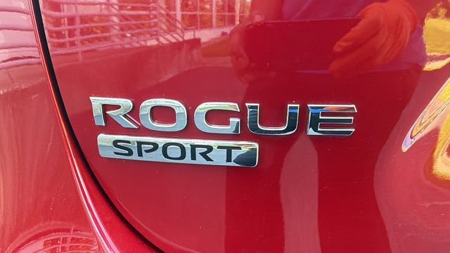 Used 2018 Nissan Rogue Sport SV w/ SV All-Weather Package AWD/4WD image 13