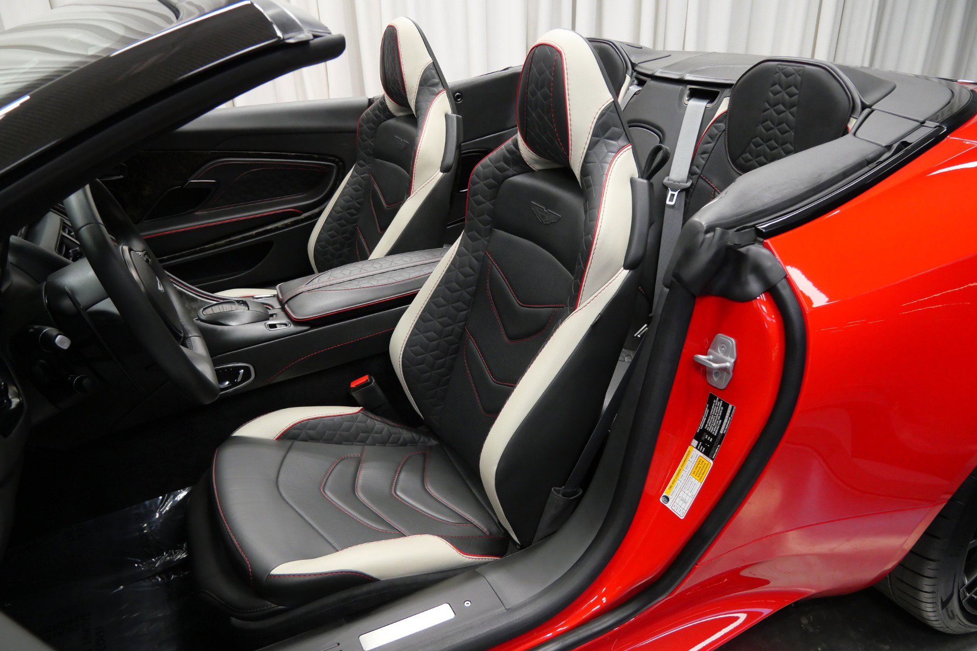 Used 2023 Aston Martin DBS Superleggera Volante image 25