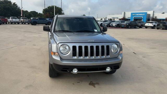 Used 2017 Jeep Patriot High Altitude AWD/4WD image 3