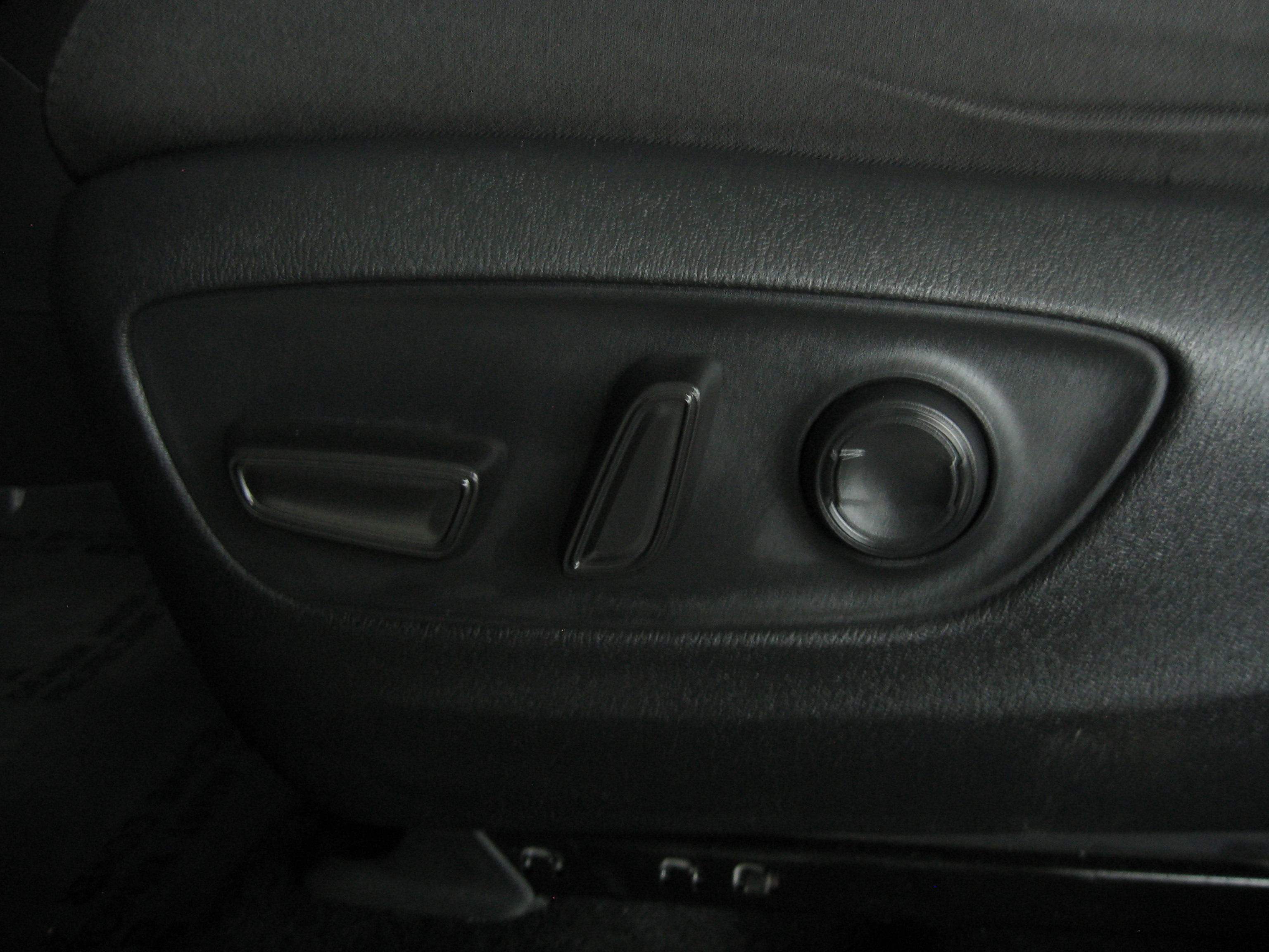 Used 2023 Toyota RAV4 AWD Hybrid image 12