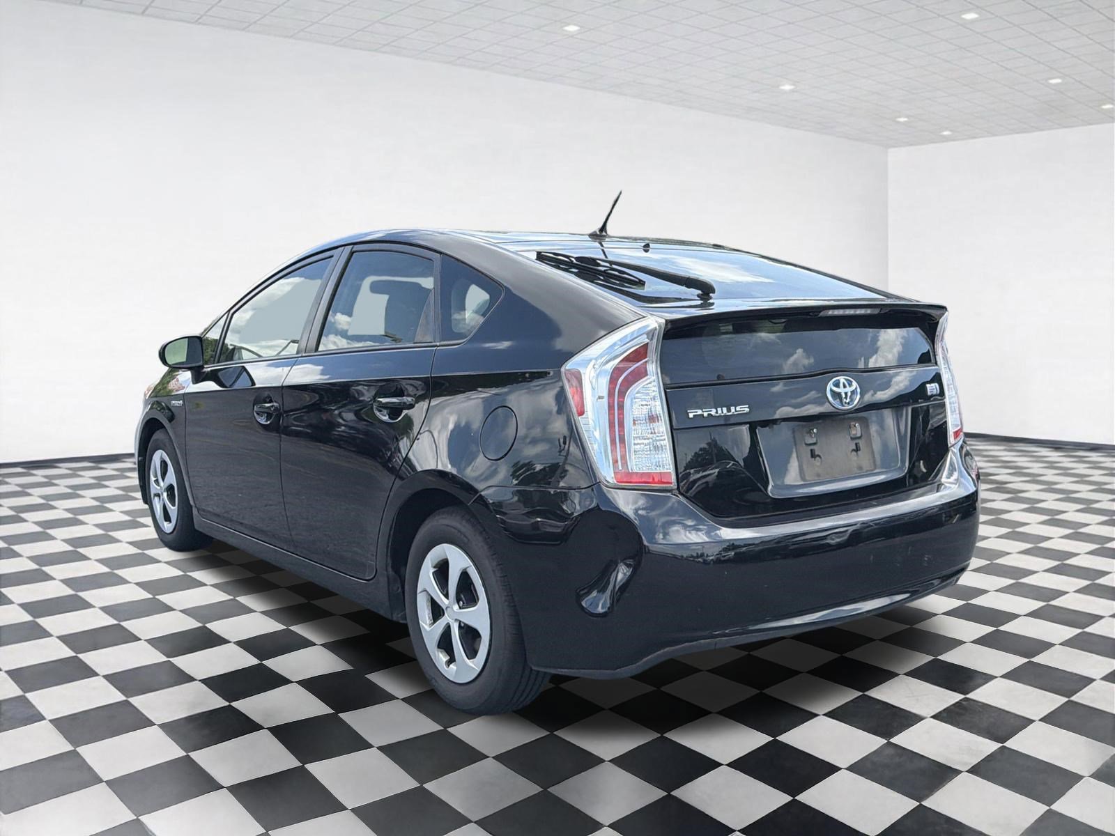Used 2015 Toyota Prius Two FWD image 6