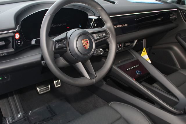 New 2025 Porsche Macan 4S Electric image 4