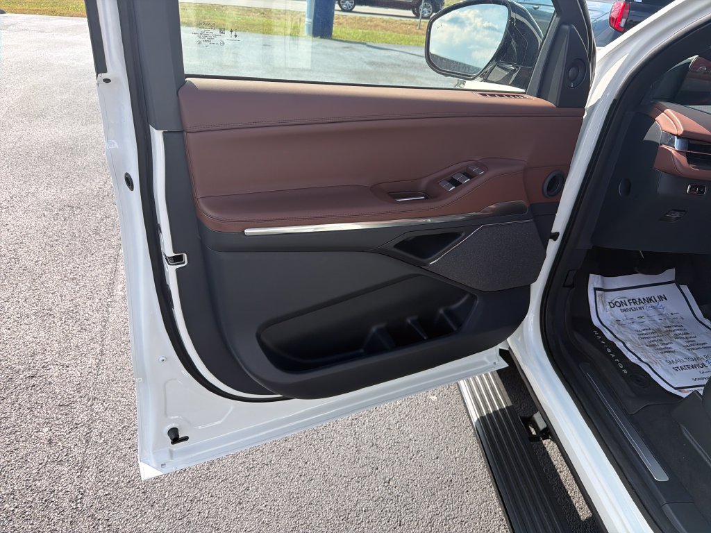 New 2027 Lincoln Navigator Reserve AWD/4WD image 12