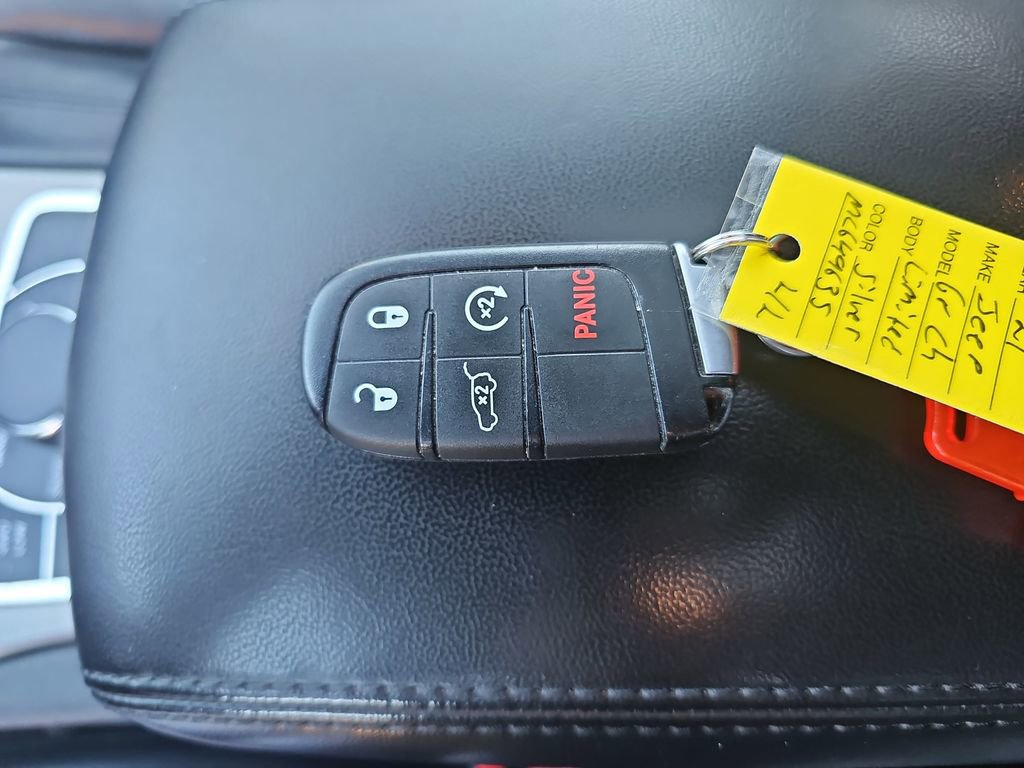 Used 2021 Jeep Grand Cherokee Limited image 34