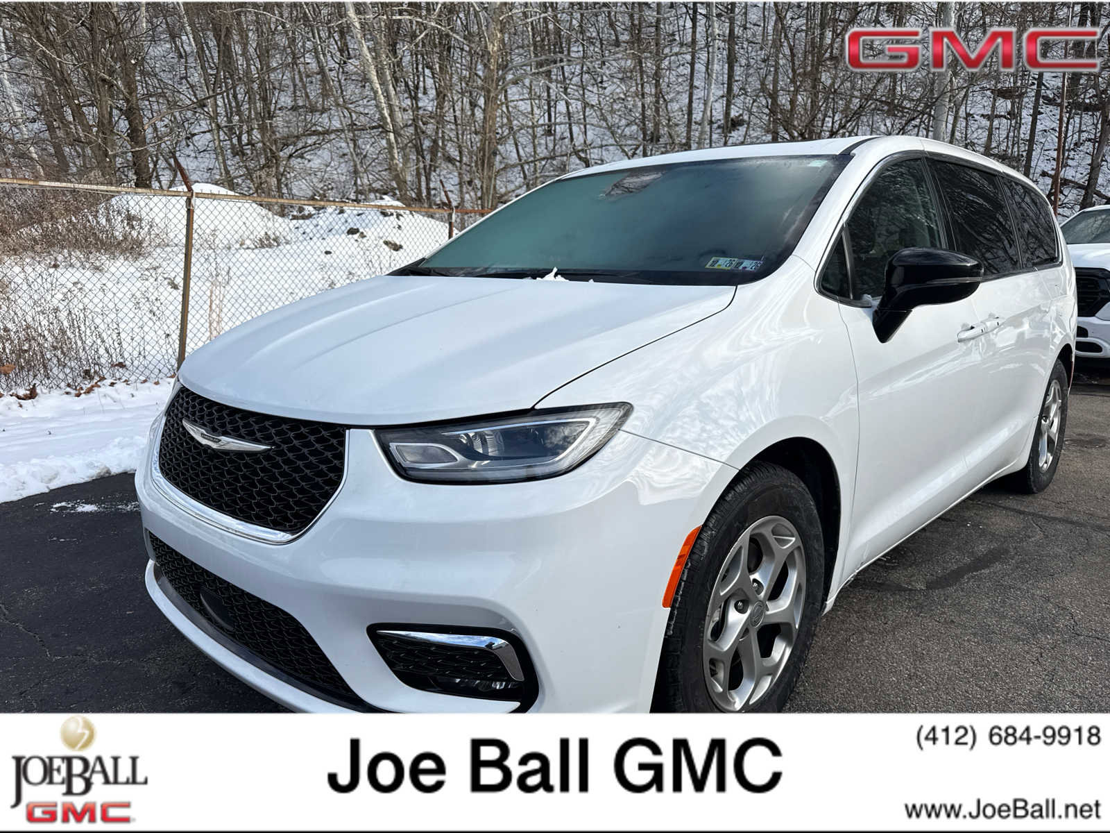 Used 2024 Chrysler Pacifica Limited image 1