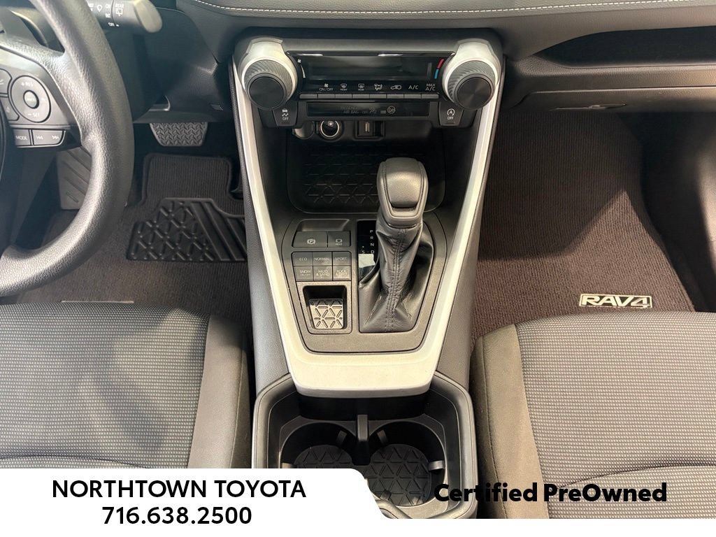 Used 2022 Toyota RAV4 LE w/ Carpet Mat Package (TMS) AWD/4WD image 27