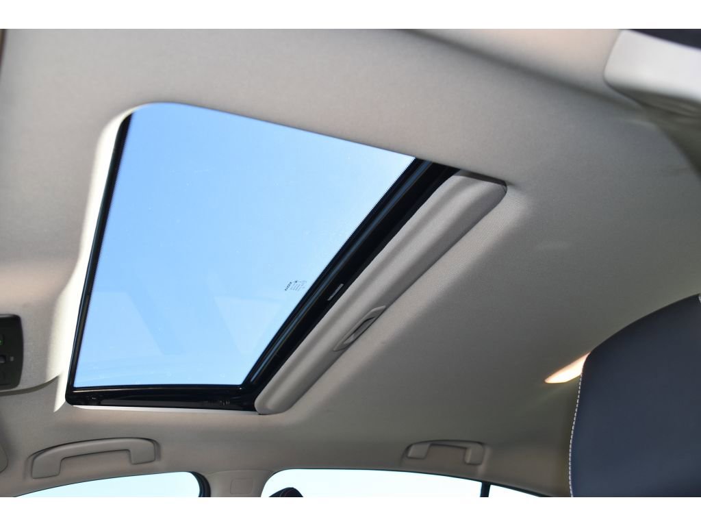 Used 2023 Nissan Altima 2.5 SR w/ SR Premium Package image 15