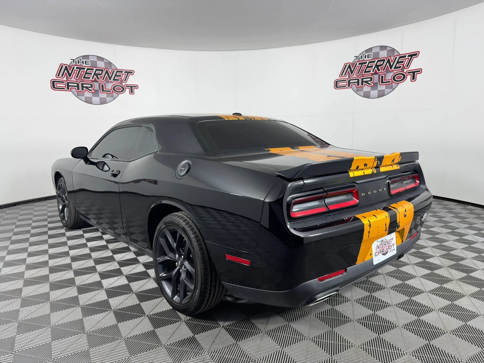 Used 2022 Dodge Challenger SXT w/ Blacktop Package RWD image 5