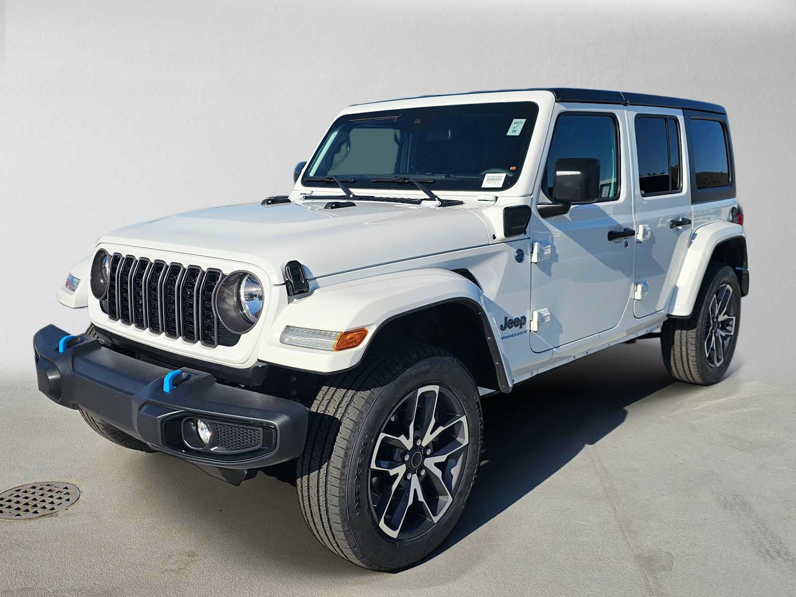 Used 2024 Jeep Wrangler Unlimited w/ Convenience Group AWD/4WD image 7