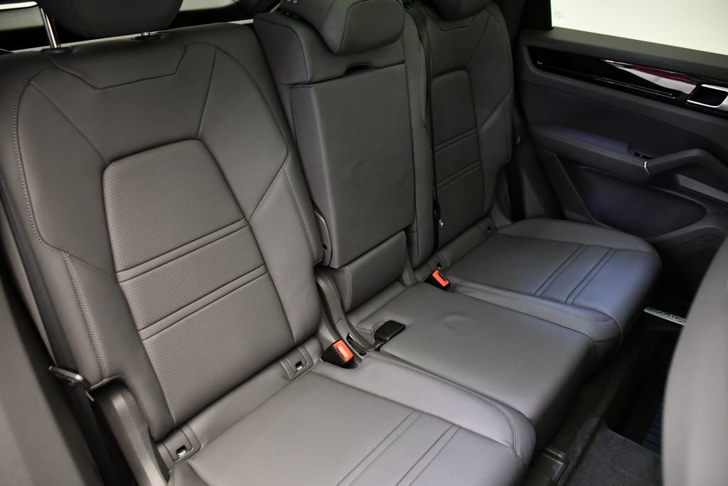 Used 2023 Porsche Cayenne image 56