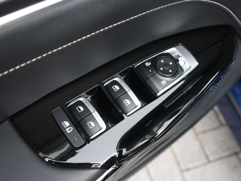 Used 2025 Kia K5 GT-Line w/ GT-Line Premium Package FWD image 11