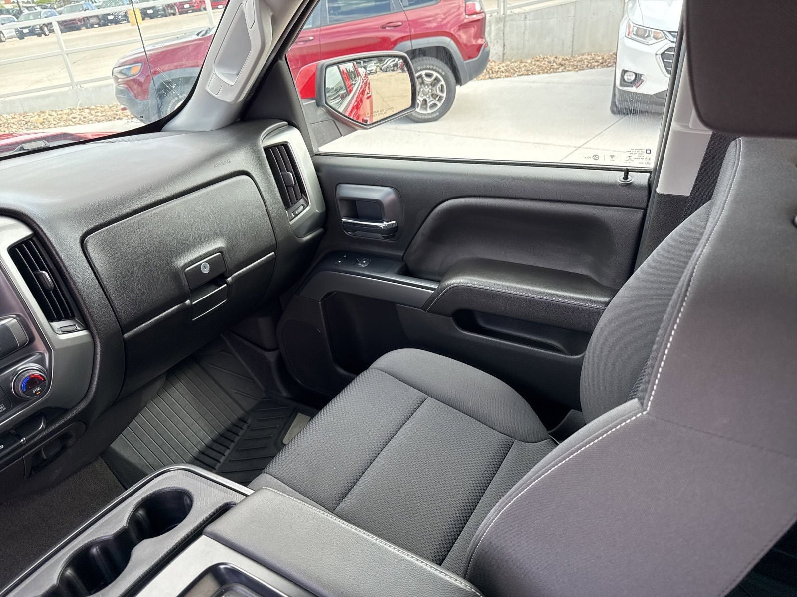 Used 2018 Chevrolet Silverado 1500 LT w/ LT Eassist Package AWD/4WD image 27