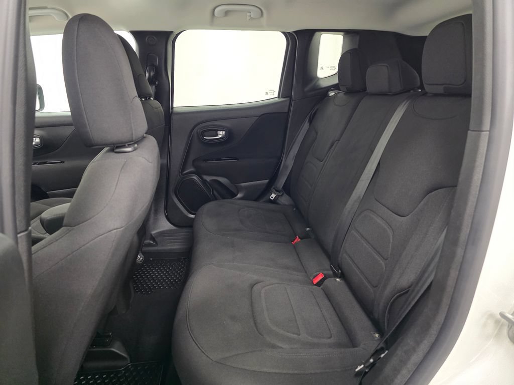 Used 2020 Jeep Renegade Latitude w/ Cold Weather Group AWD/4WD image 18
