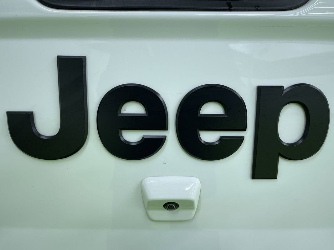 Used 2025 Jeep Gladiator Sport image 12