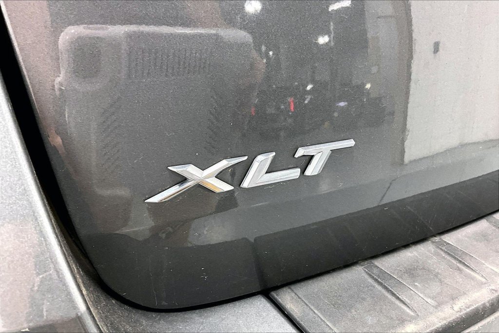 Used 2024 Ford Explorer XLT RWD image 38