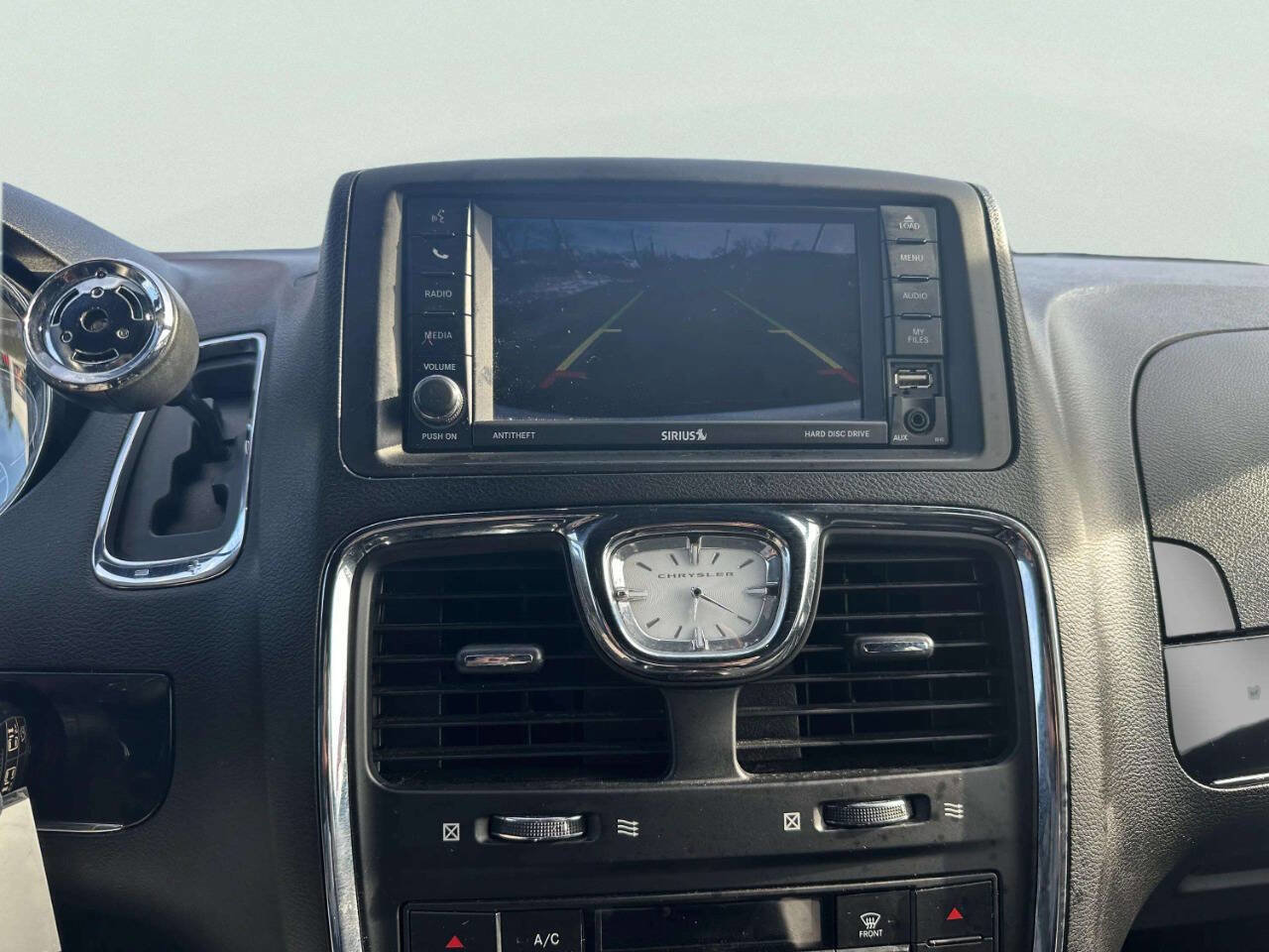 Used 2016 Chrysler Town & Country S FWD image 21