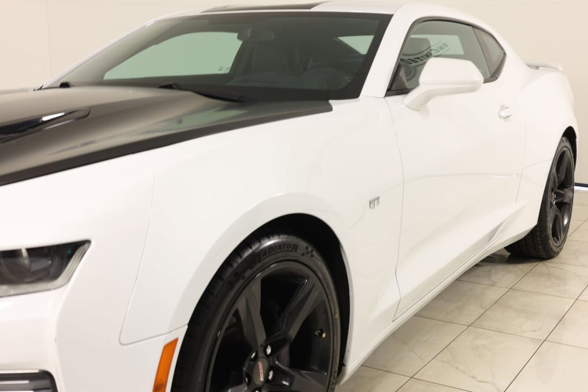 Used 2016 Chevrolet Camaro SS RWD image 45