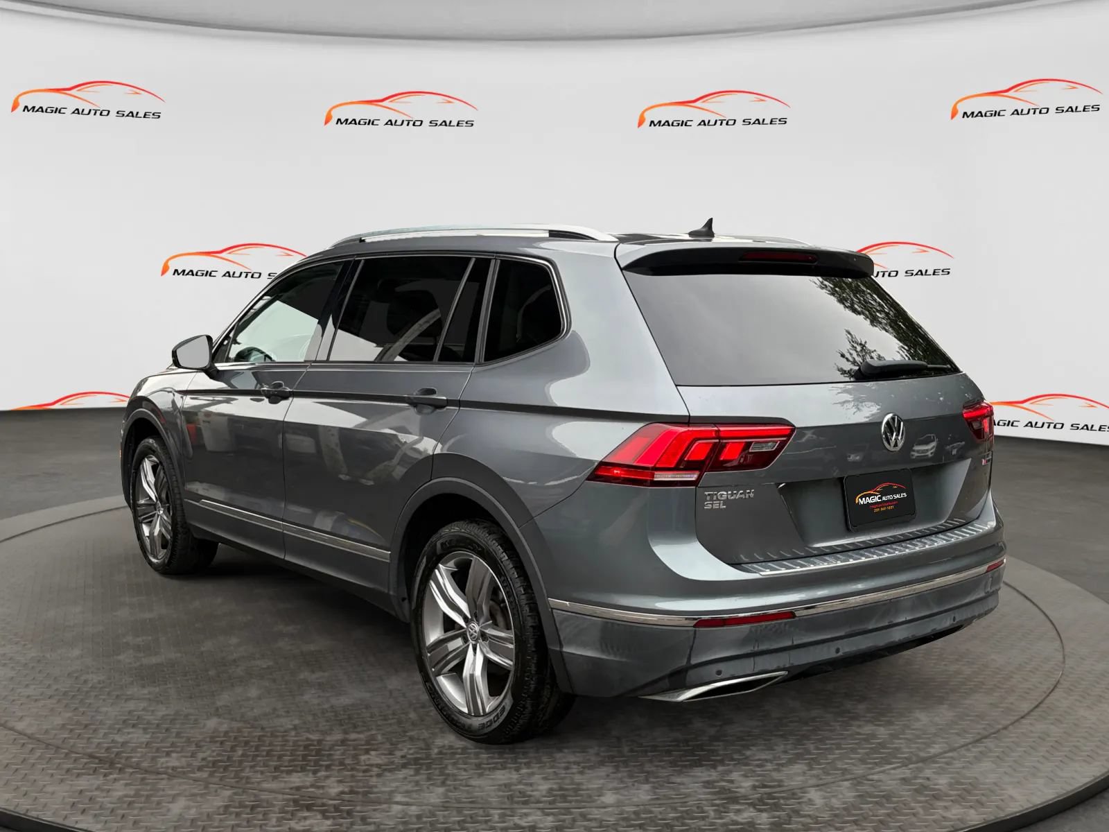 Used 2019 Volkswagen Tiguan SEL Premium w/ 3rd Row Seat Package AWD/4WD image 8