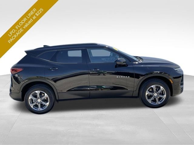Certified 2024 Chevrolet Blazer LT w/ Convenience Package FWD image 8
