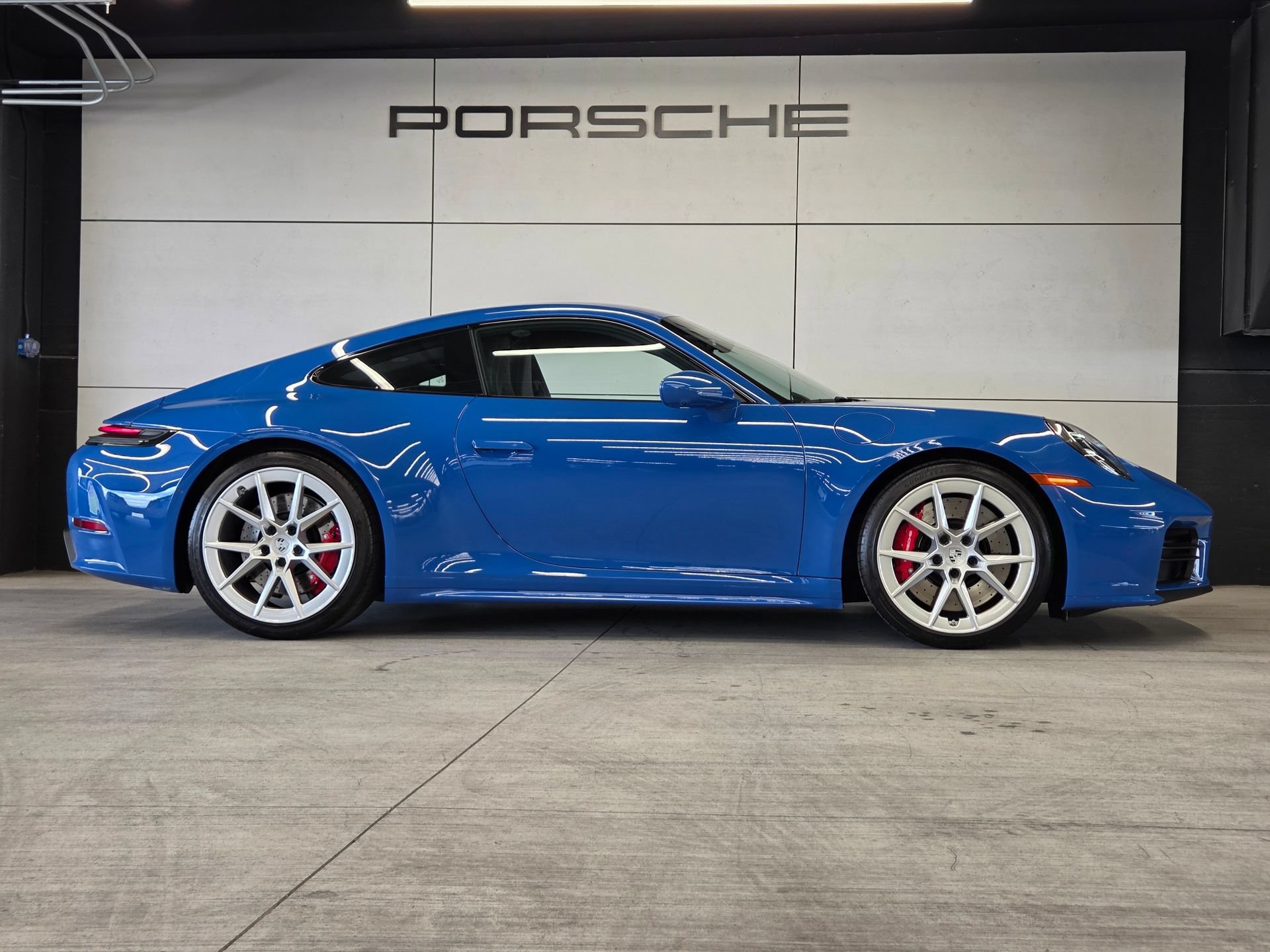 Certified 2025 Porsche 911 Carrera S RWD image 29