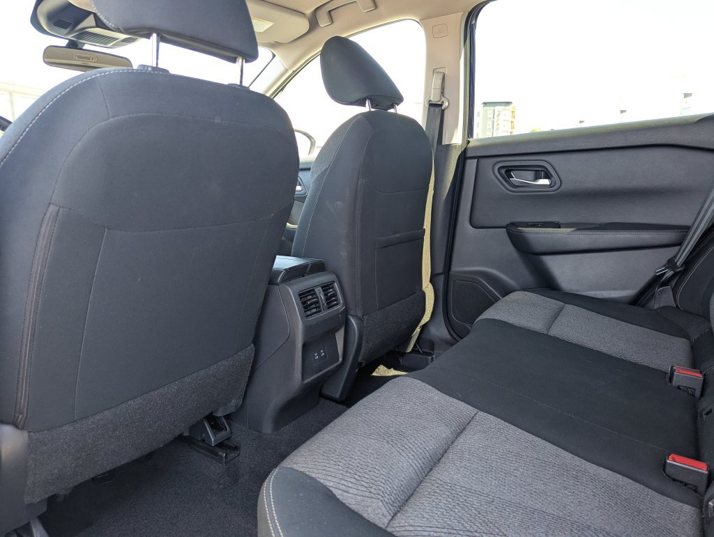 Used 2025 Nissan Rogue SV AWD/4WD image 29