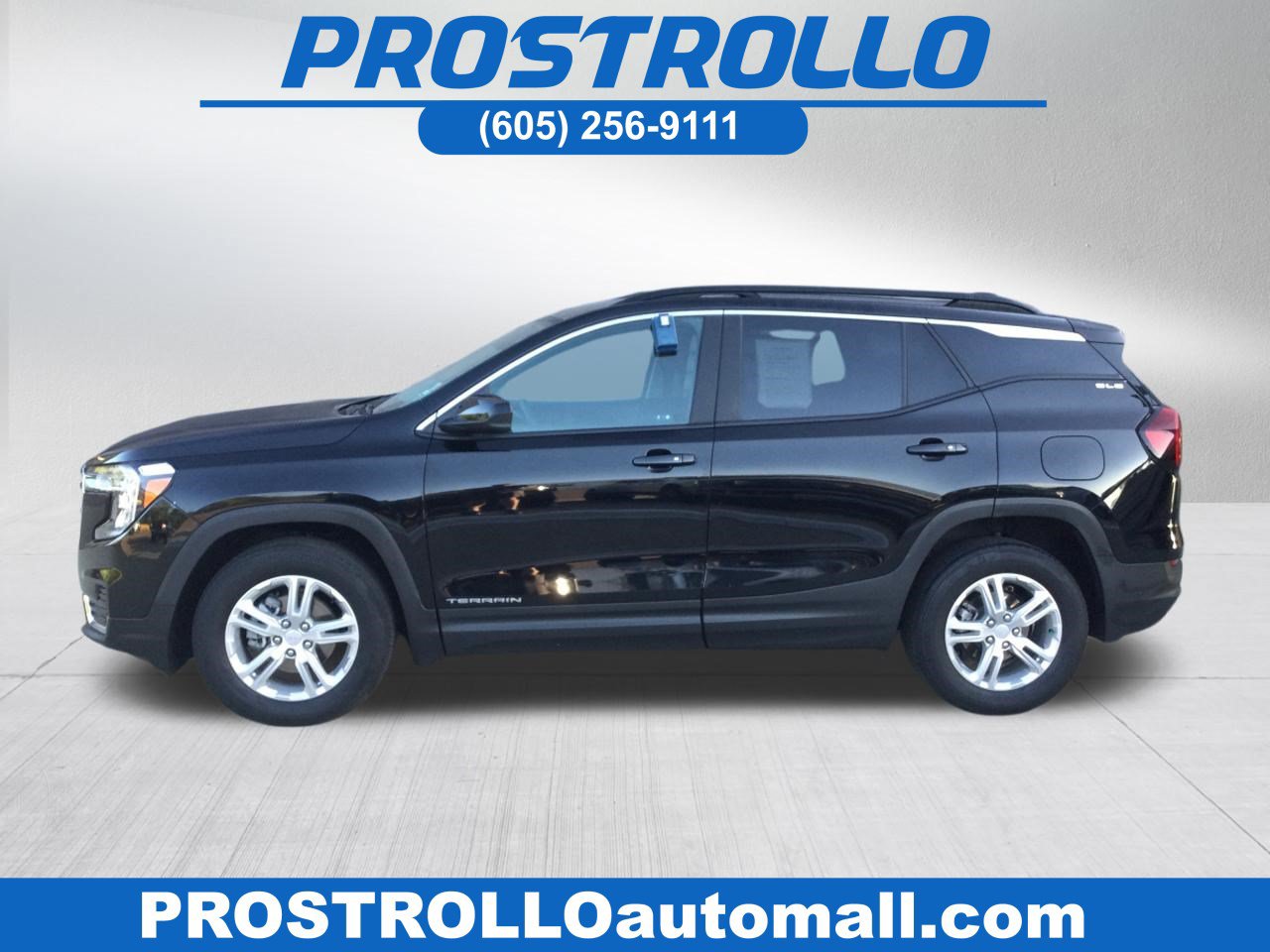 Used 2022 GMC Terrain SLE w/ Driver Convenience Package AWD/4WD image 1