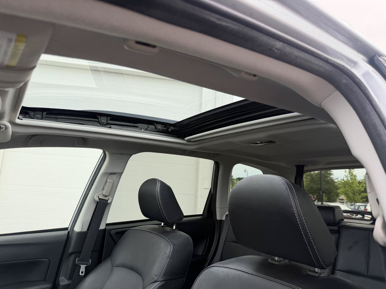 Used 2014 Subaru Forester 2.5i Touring AWD/4WD image 14