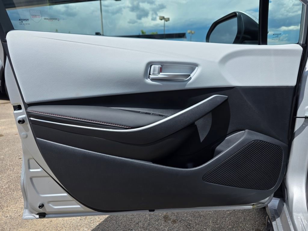 Used 2025 Toyota Corolla SE image 24