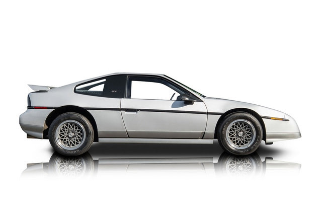 Used 1986 Pontiac Fiero GT image 2