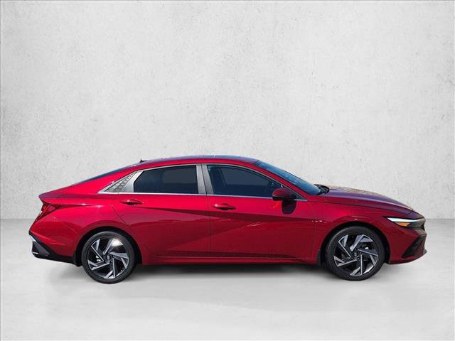 Used 2024 Hyundai Elantra Limited FWD image 4