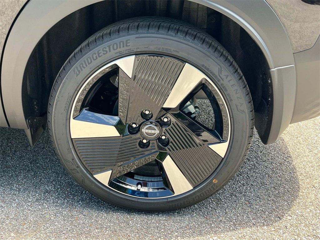 New 2025 Nissan Kicks SR image 13