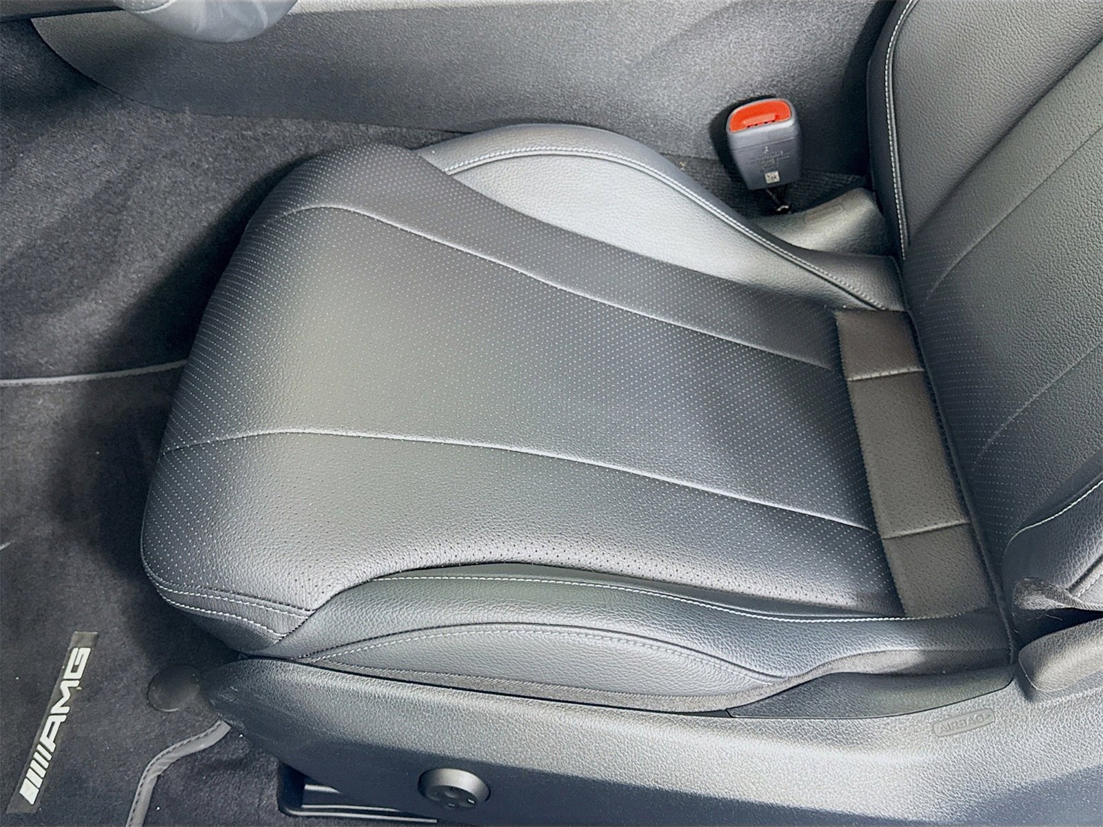 Used 2024 Mercedes-Benz CLE 300 4MATIC Coupe image 18