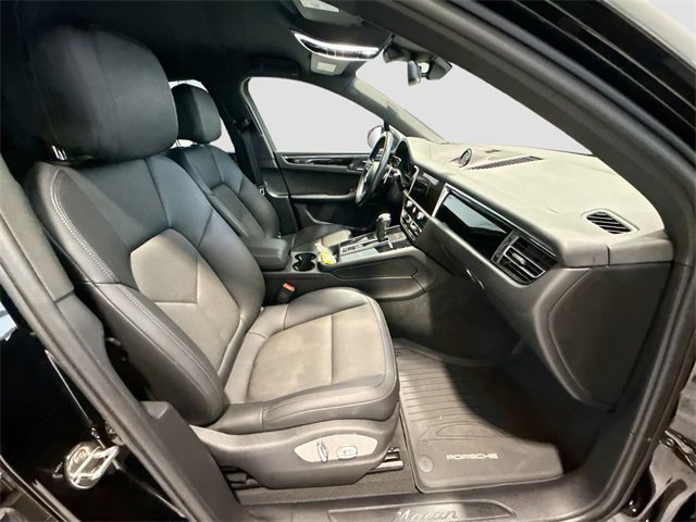 Used 2023 Porsche Macan image 23
