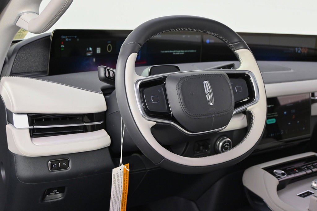 New 2026 Lincoln Navigator Reserve w/ Jet Appearance Package image 11