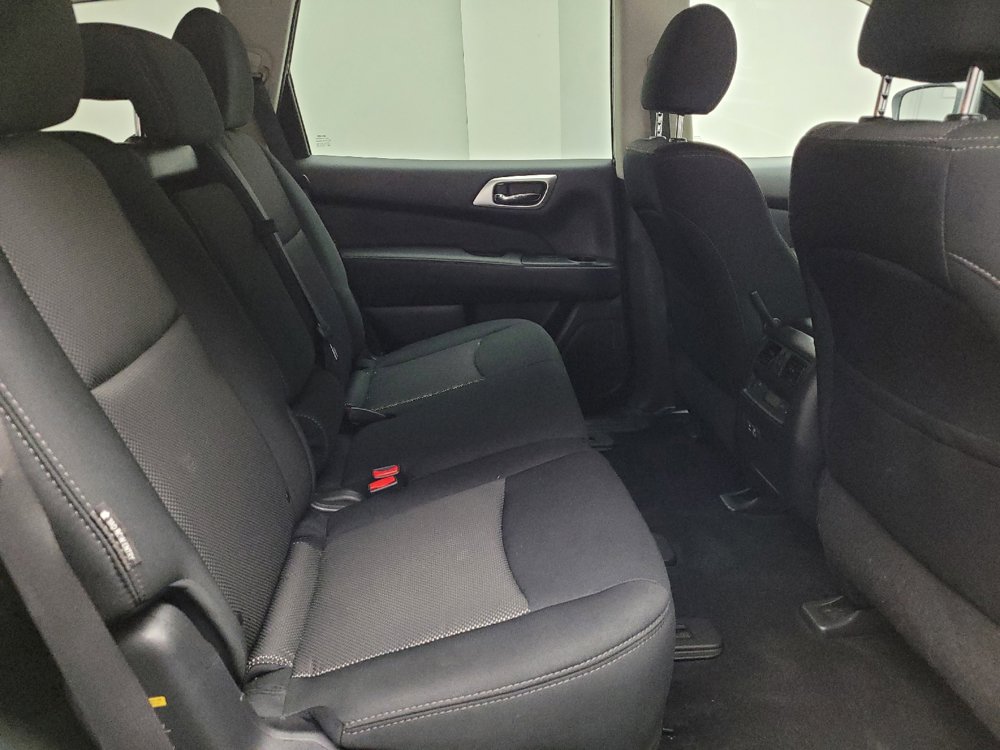 Used 2020 Nissan Pathfinder S AWD/4WD image 19