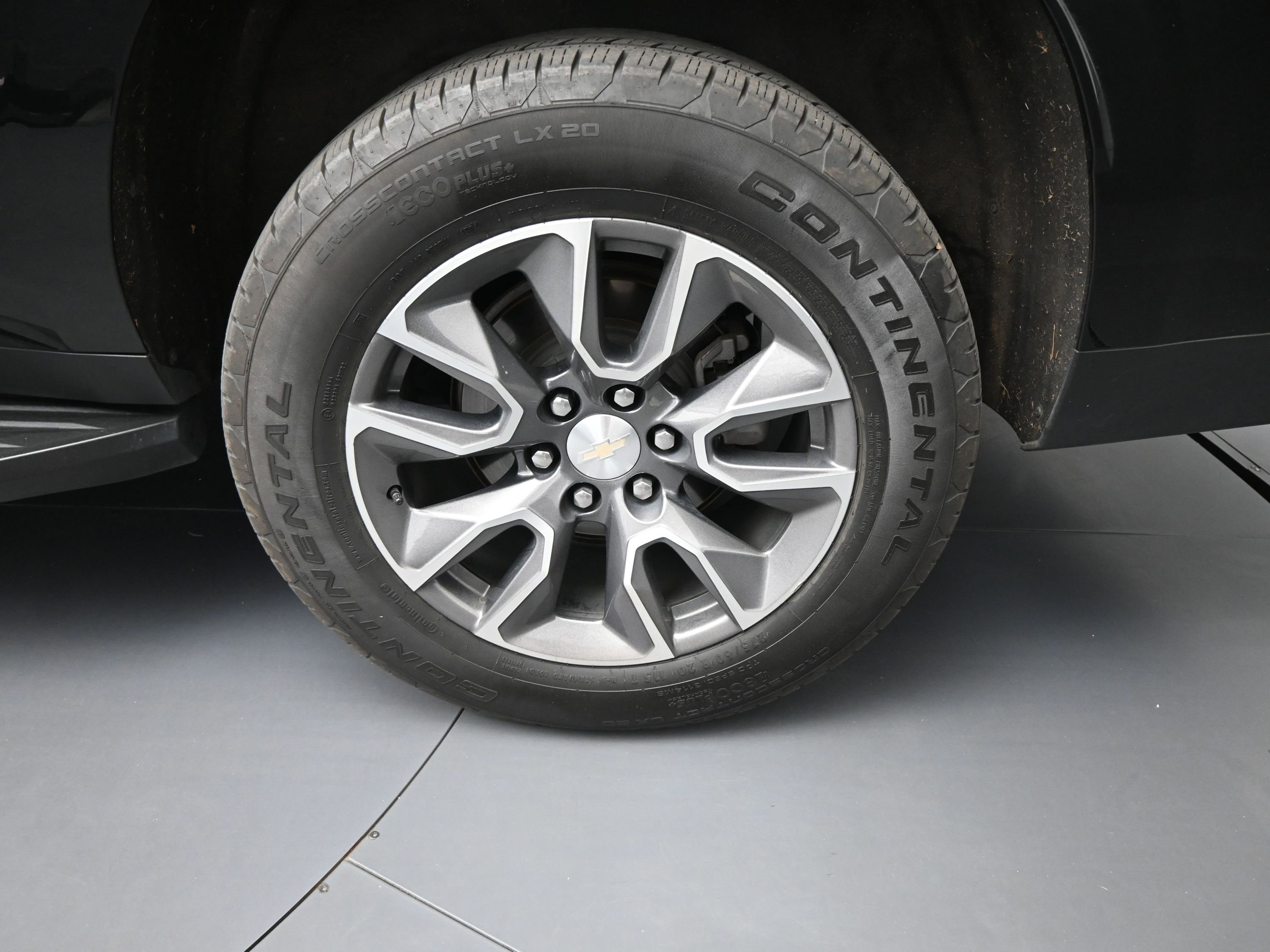 Used 2022 Chevrolet Suburban LT w/ LT Signature Package image 21