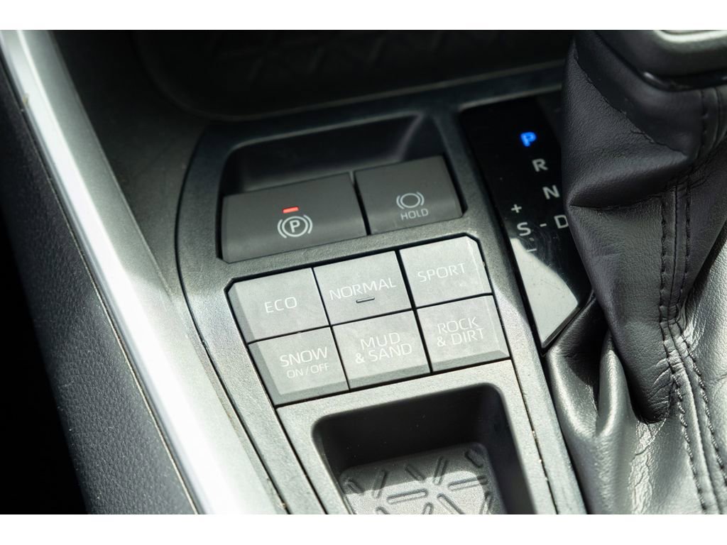 Used 2019 Toyota RAV4 LE image 25