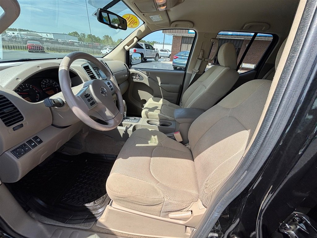 Used 2016 Nissan Frontier SV w/ SV Value Truck Package image 12